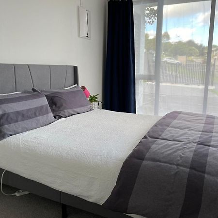 Totara Vale, Free Coffee, Parking And Wifi, Near Glenfield Mall And Highway 18,1 Auckland Ngoại thất bức ảnh